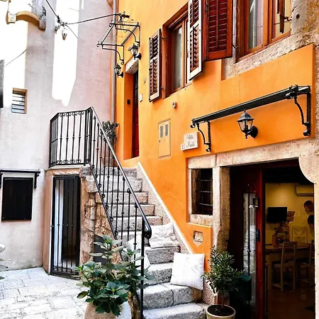 & Massatto - Old Town Elegance