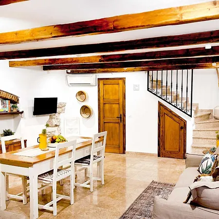 Apartment & Massatto - Old Town Elegance *