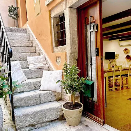 & Massatto - Old Town Elegance