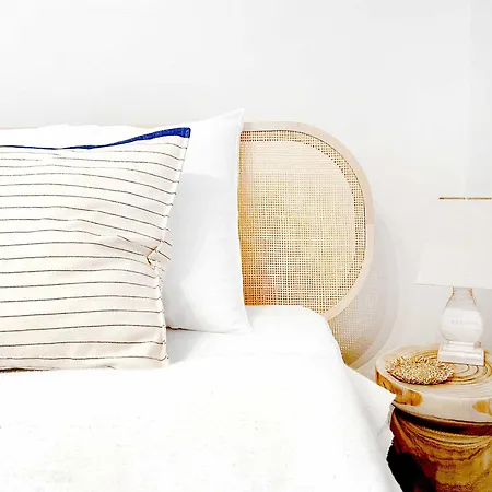 Daire & Massatto - Old Town Elegance